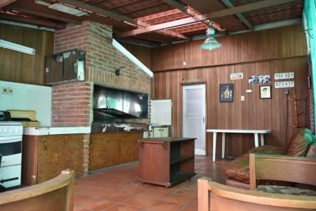 Precioso, Sobre J. B. Blanco, Con Barbacoa. Si Banco