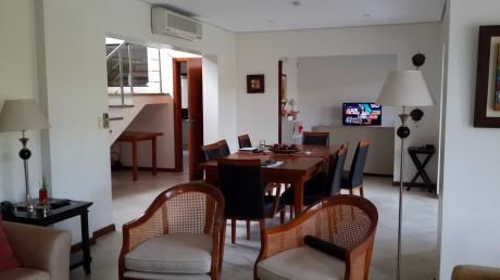 Alquiler Casa En Exclusivo Condominio Usd. 3.800.- Barrio Mburucuya,