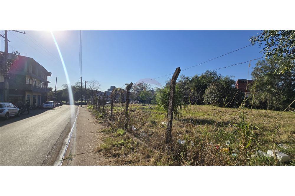 VENDO AMPLIO TERRENO EN ENCARNACION EN ESQUINA — foto 3