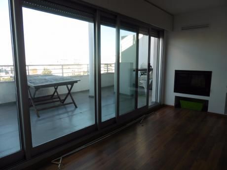 Alquiler De Apartamento De 2 Dormitorios En Pocitos Con Garaje Para 2 VehÍculos