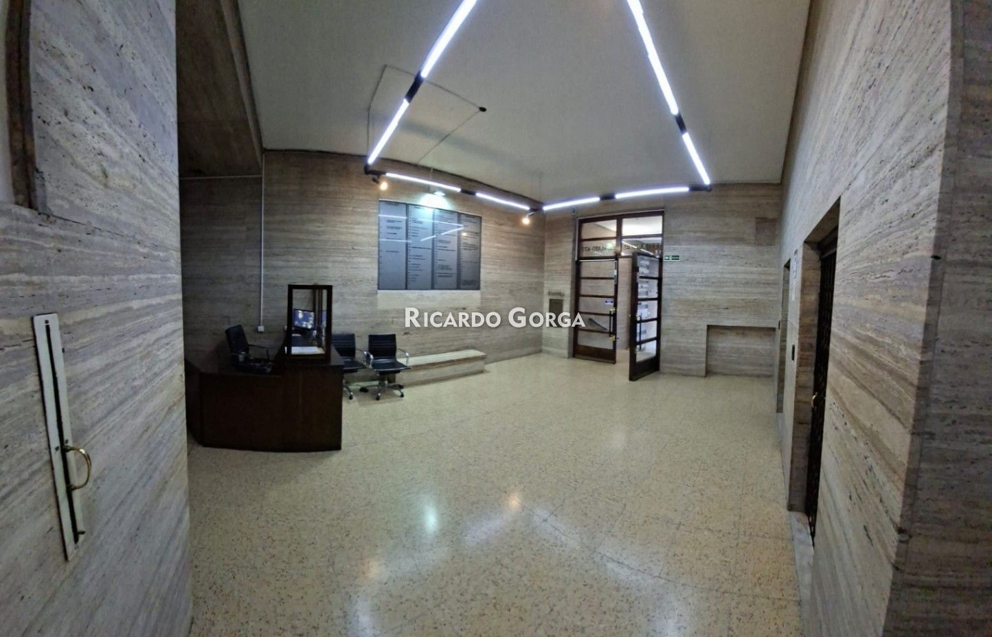 Alquiler oficina / consultorio sobre 25 de mayo esq Misiones - Ciudad Vieja · Foto 2