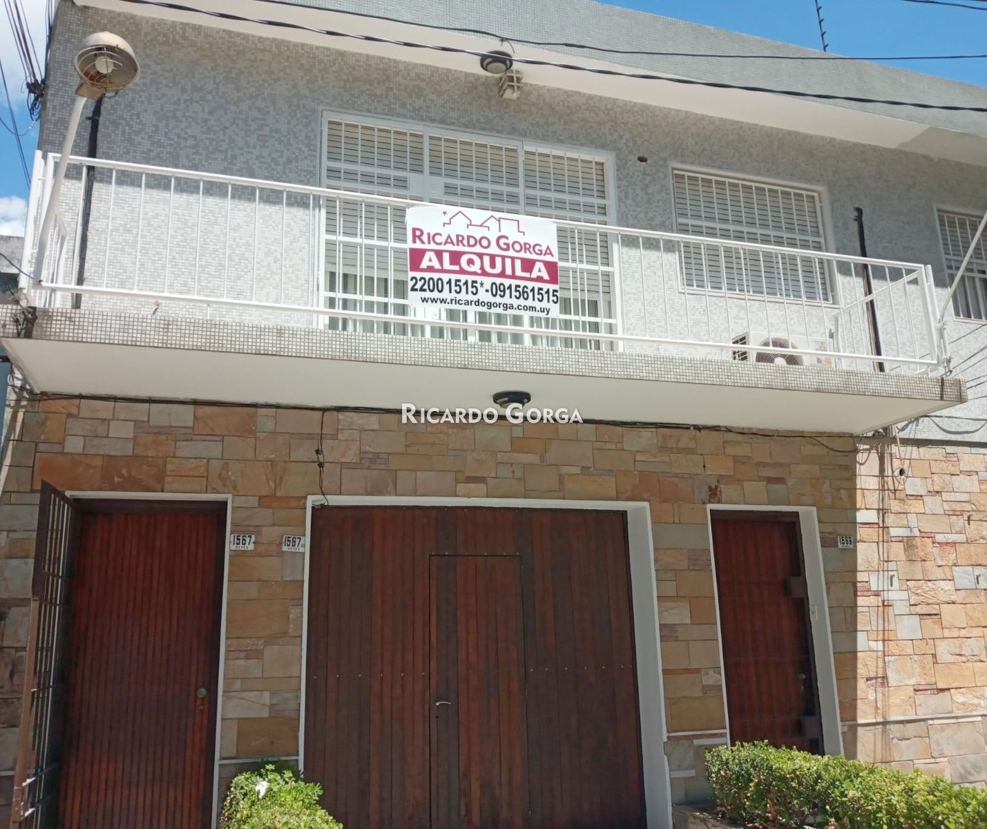 Casa en alquiler de 3 dormitorios 2 baños barbacoa cocheras en Aires Puros