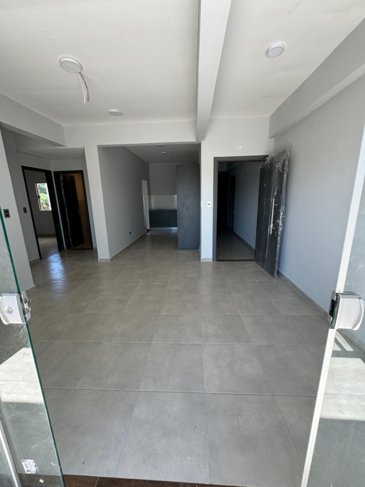 Alquilo departamento a estrenar en san Lorenzo — foto 3