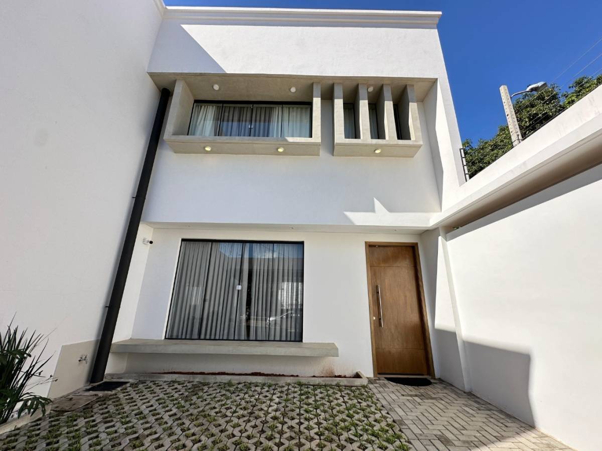 Departamento en venta bajo precio de mercado en Loma Pytá