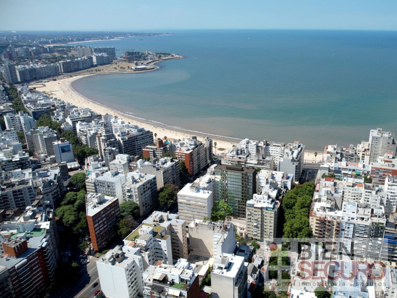 Apartamento  en alquiler, de 2 dormitorios, 2 baños, con piscina, gym, en Pocitos