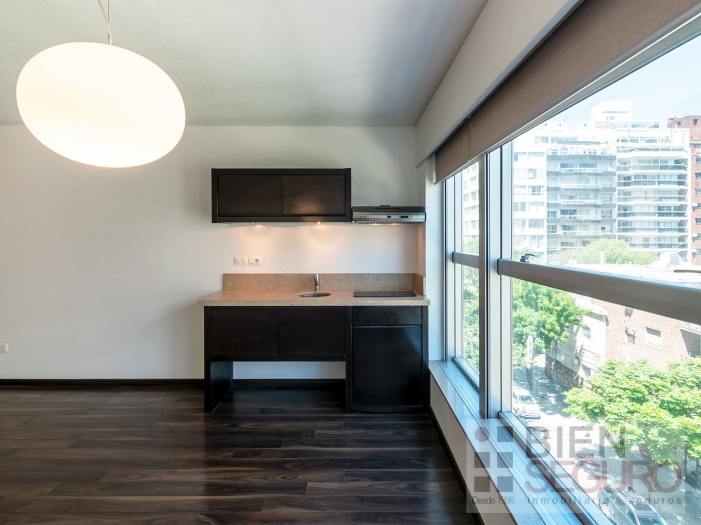 Impecable monoambiente en alquiler en Pocitos. Con piscina, solarium y otros amenities. · Foto 9