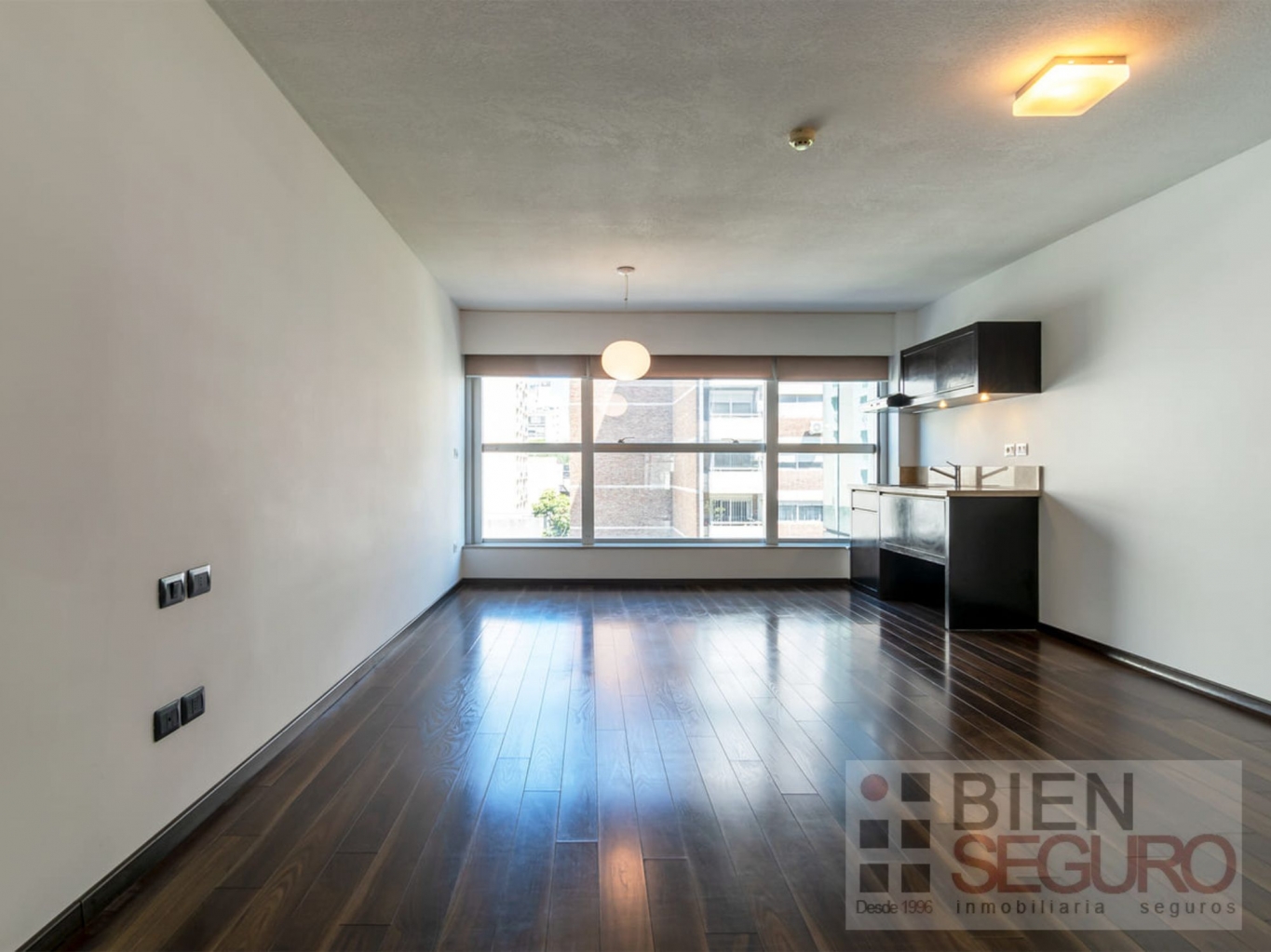 Impecable monoambiente en alquiler en Pocitos. Con piscina, solarium y otros amenities. · Foto 10