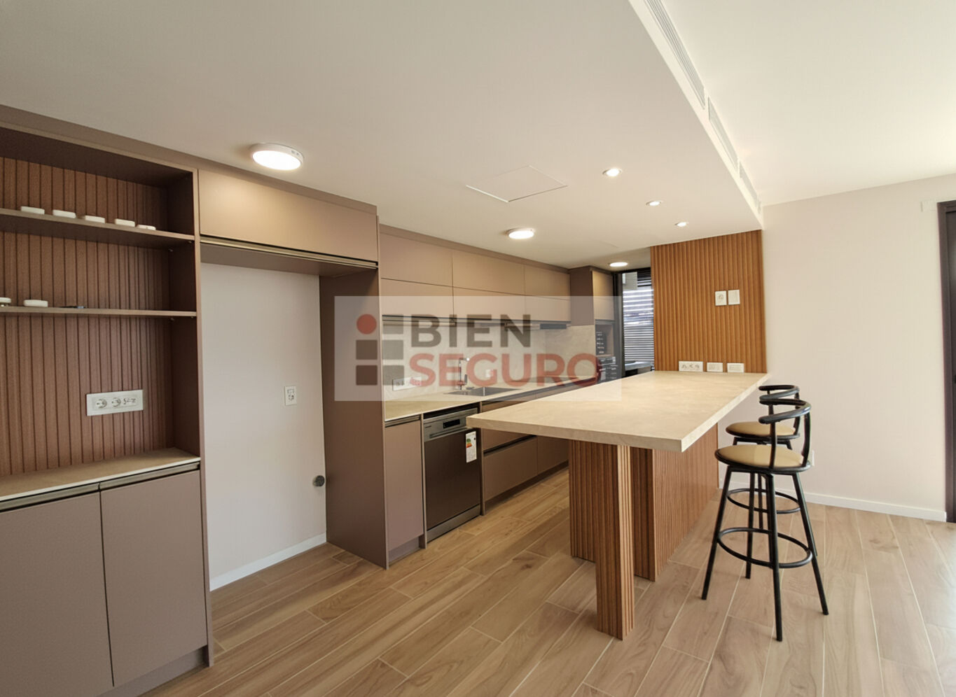 Penthouse de 3 dormitorios en alquiler en Carrasco Norte. Con piscina y excelentes amenities · Foto 6