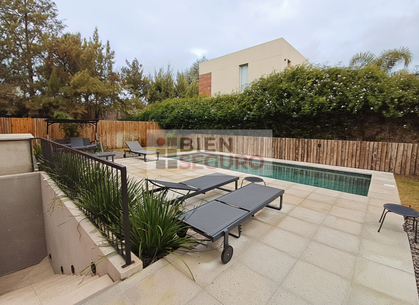 Penthouse de 3 dormitorios en alquiler en Carrasco Norte. Con piscina y excelentes amenities · Foto 1