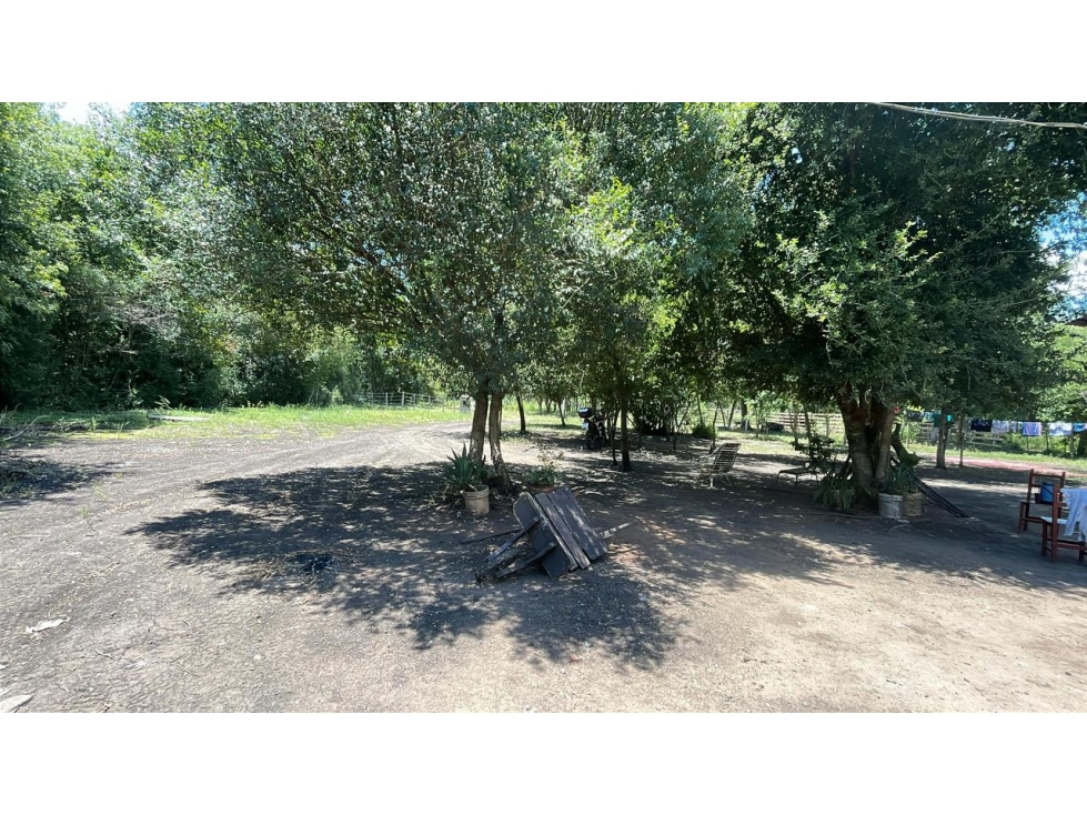 Vendo 17,7 hectáreas con 2 arroyos en Sapucai — foto 3