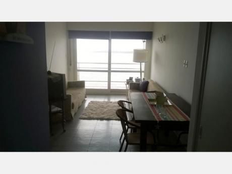 Apartamentos En Playa Mansa: Dga1548a
