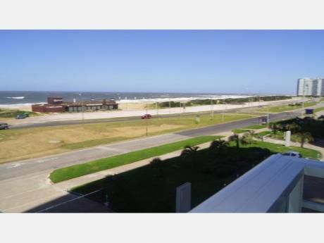 Apartamentos En Playa Brava: Dga2058a