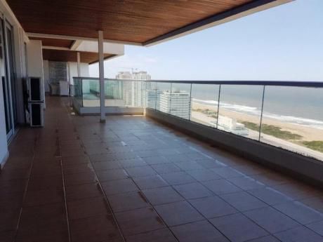 Apartamentos En Playa Brava: Dga2059a