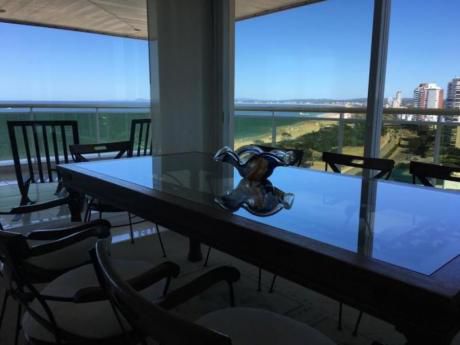 Apartamentos En Playa Mansa: Dga2133a