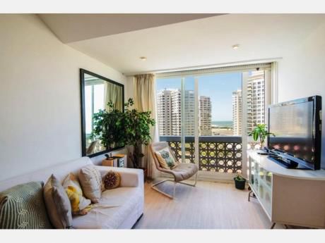 Apartamentos En Playa Mansa: Dga2214a