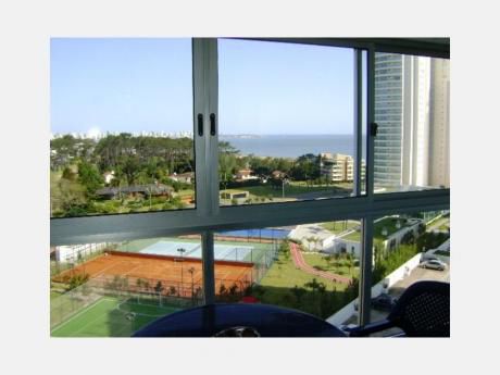 Apartamentos En Playa Mansa: Dga452a