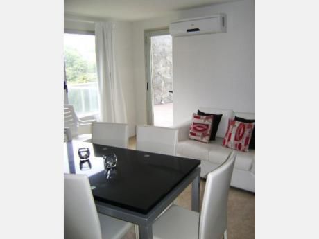 Apartamentos En Playa Brava: Dga510a