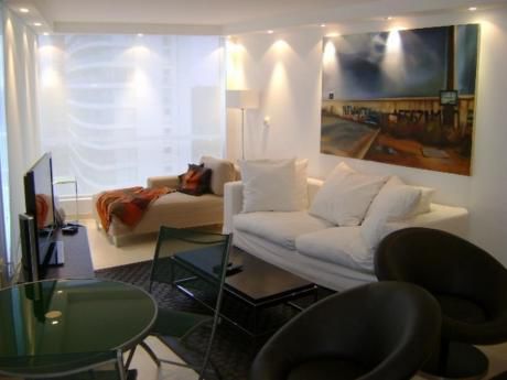 Apartamentos En Playa Mansa: Dga88a