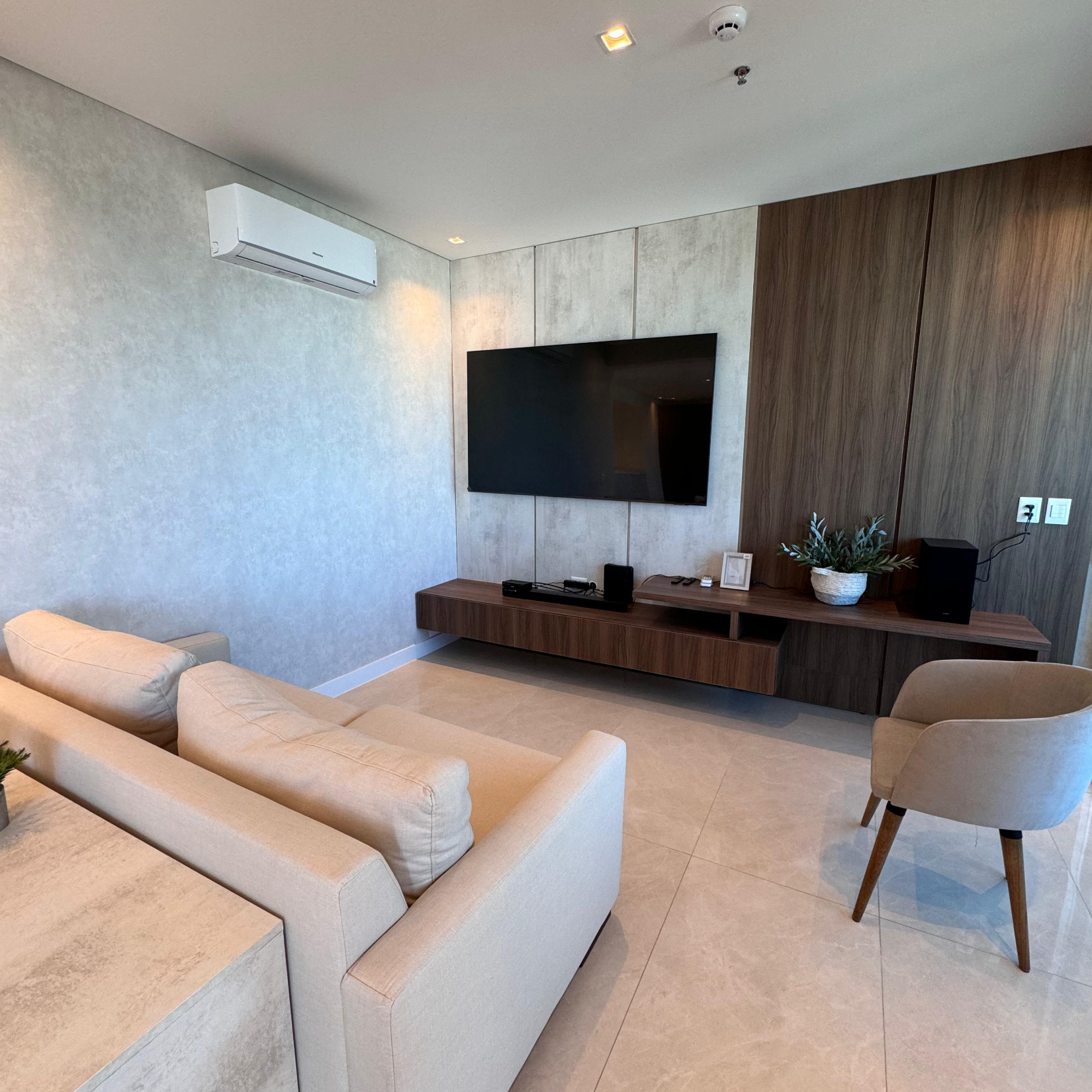 ALQUILO EXCLUSIVO DEPARTAMENTO AMOBLADO DE 2 DORMITORIOS EN EL EMINENT — foto 3