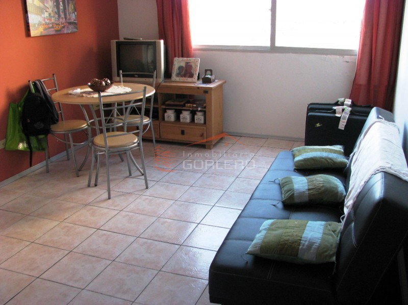 Apartamento en venta y alquiler anual Punta Del Este, en Gorlero, cerca de la playa brava y Terminal · Foto 4