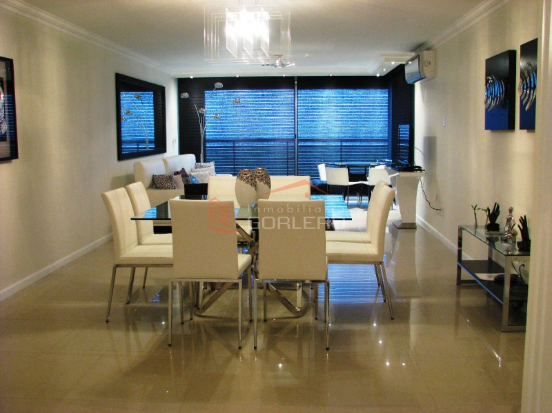 Apartamento en venta y alquiler  en Punta del Este, frente a playa Brava · Foto 3