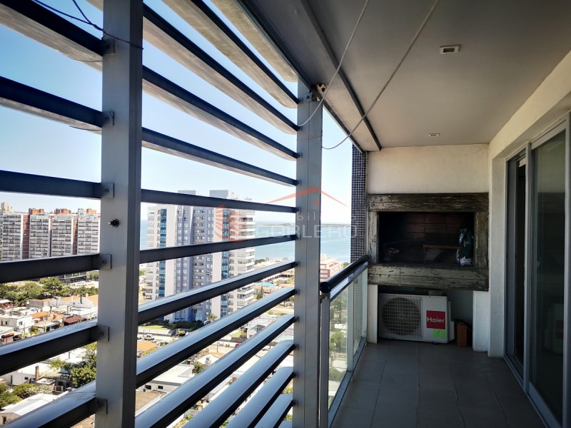 Apartamento en Alquiler Anual en Punta del Este, brava a metros de la playa con Espectacular vista · Foto 4