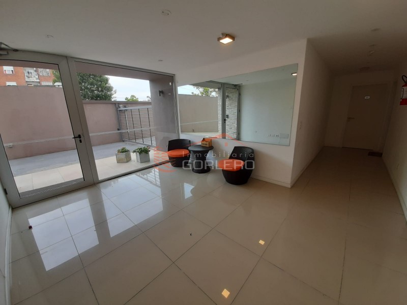 Apartamento en alquiler anual de 2 dormitorios en Centro de Maldonado · Foto 1