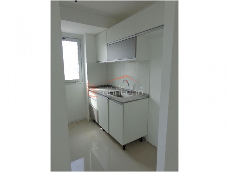 Apartamento en alquiler anual de 2 dormitorios en Centro de Maldonado · Foto 4