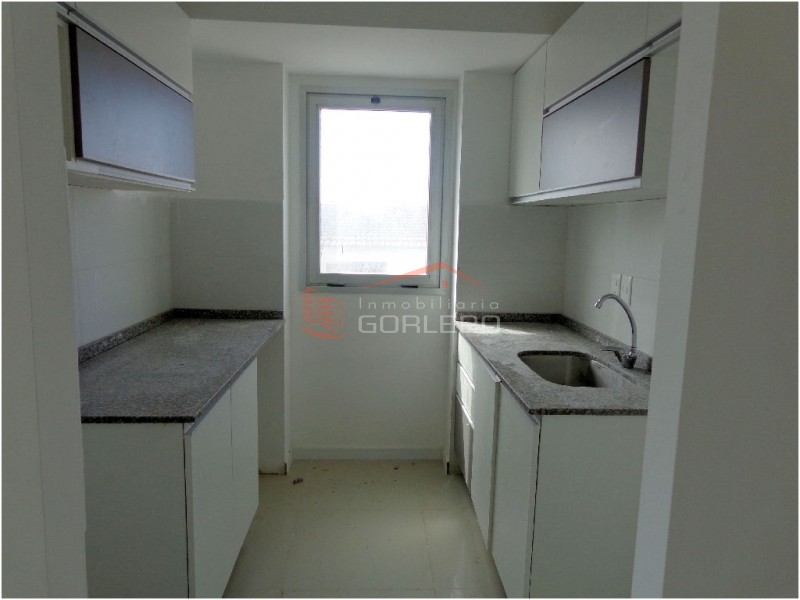 Apartamento en alquiler anual de 2 dormitorios en Centro de Maldonado · Foto 5