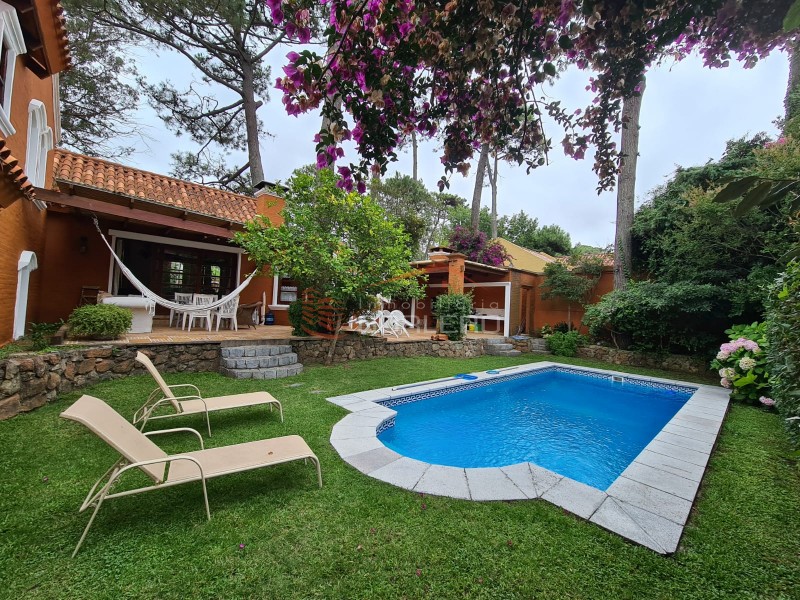 Casa en Venta y Alquiler en Punta del Este, Mansa a pocas cuadras del mar, Excelente entorno · Foto 1