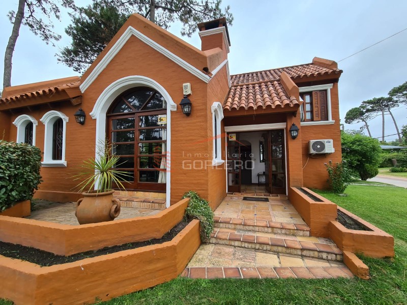 Casa en Venta y Alquiler en Punta del Este, Mansa a pocas cuadras del mar, Excelente entorno · Foto 4