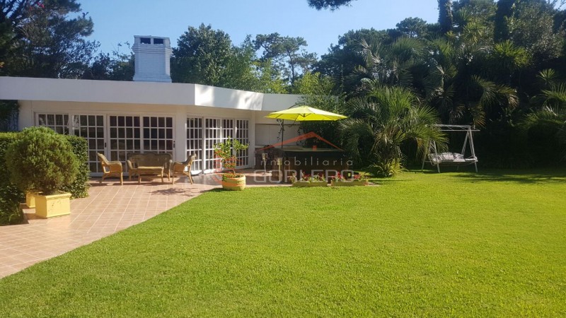 Alquiler anual y de verano - Espectacular Chalet en Punta del Este, zona Cantegril *5 dormitorios · Foto 6