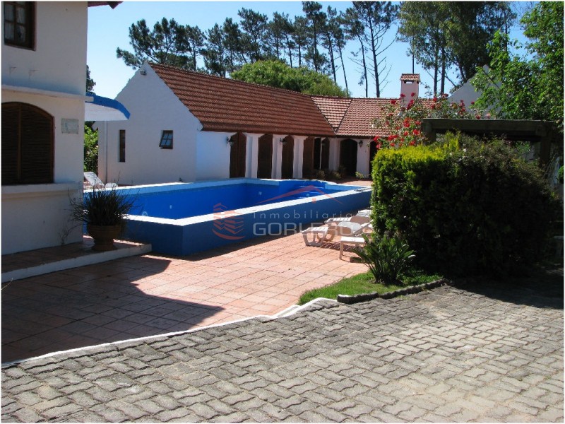 CASA EN VENTA Y ALQUILER EN PUNTA DEL ESTE, ZONA GOLF · Foto 4