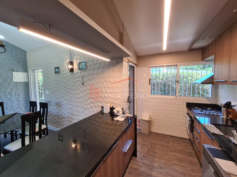Casa en venta y alquiler en Mansa, muy bien ubicada, 4 dormitorios. · Foto 8