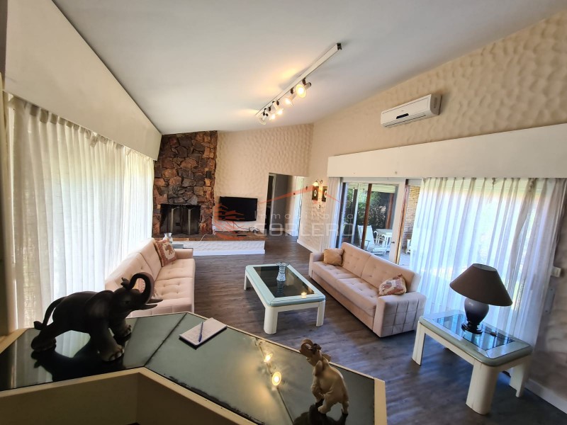 Casa en venta y alquiler en Mansa, muy bien ubicada, 4 dormitorios. · Foto 5