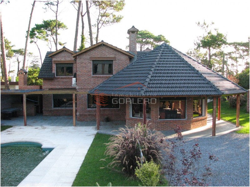 Casa en Alquiler  en Punta del Este, Excelente zona en la mansa · Foto 1