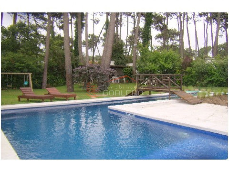 Casa en Venta y Alquiler en Punta del Este, zona Lugano a poca distancia del Shopping · Foto 1