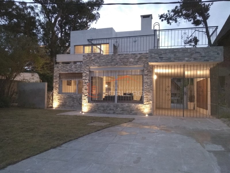Casa de 3 dormitorios con parrillero en Punta del Este, Mansa