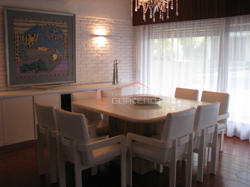 Venta y Alquiler de casa en Punta del Este, zona de Cantegril · Foto 4