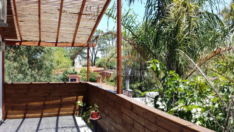Casa en venta y alquiler en Punta del Este, zona de Playa Mansa. · Foto 7