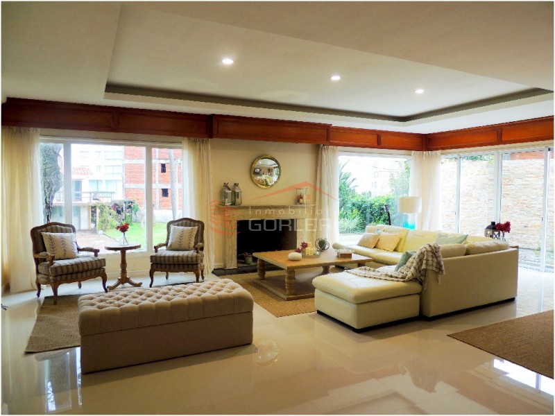 Casa en venta y alquiler en Punta del Este, Mansa a sólo 100 mts del mar! · Foto 5
