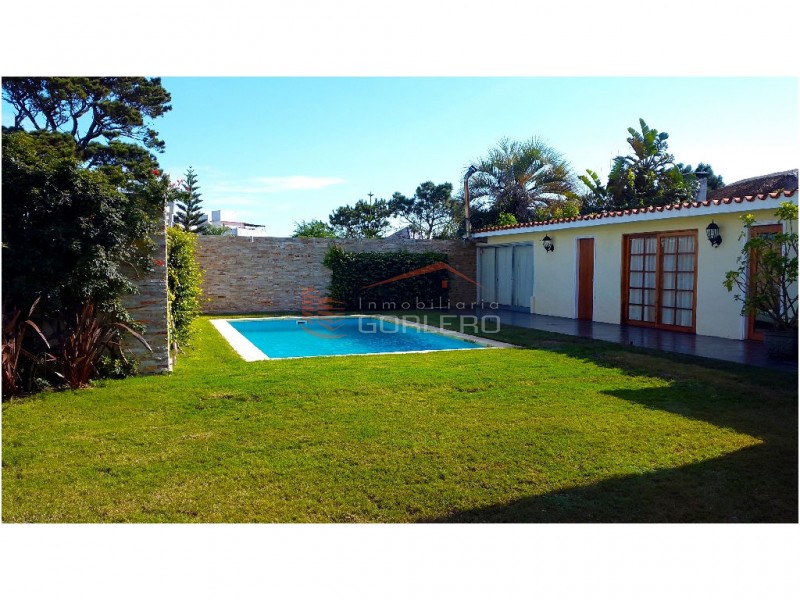 Casa en venta y alquiler en Punta del Este, Mansa a sólo 100 mts del mar! · Foto 3