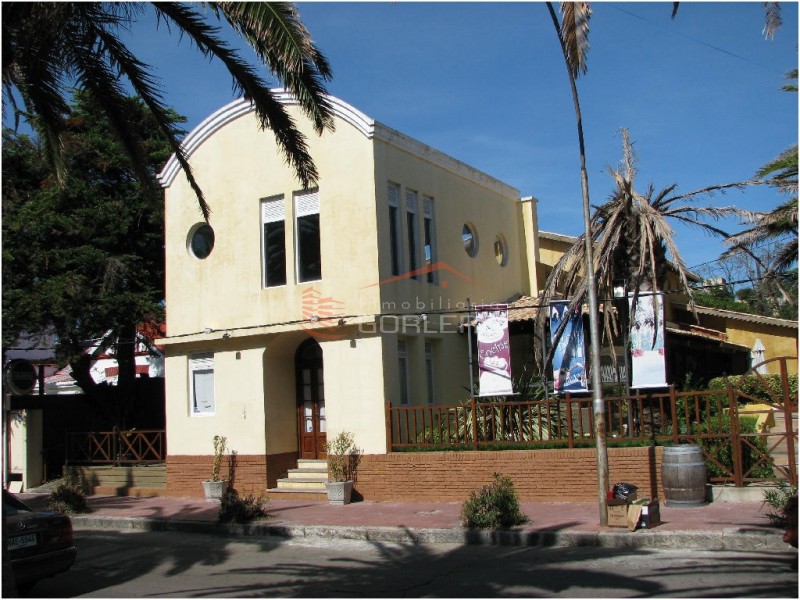 Local en venta y alquiler en Punta del Este, Península, zona Puerto. · Foto 1