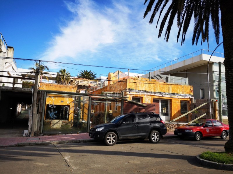 Local en venta y en alquiler, Punta del Este, Península zona puerto · Foto 1