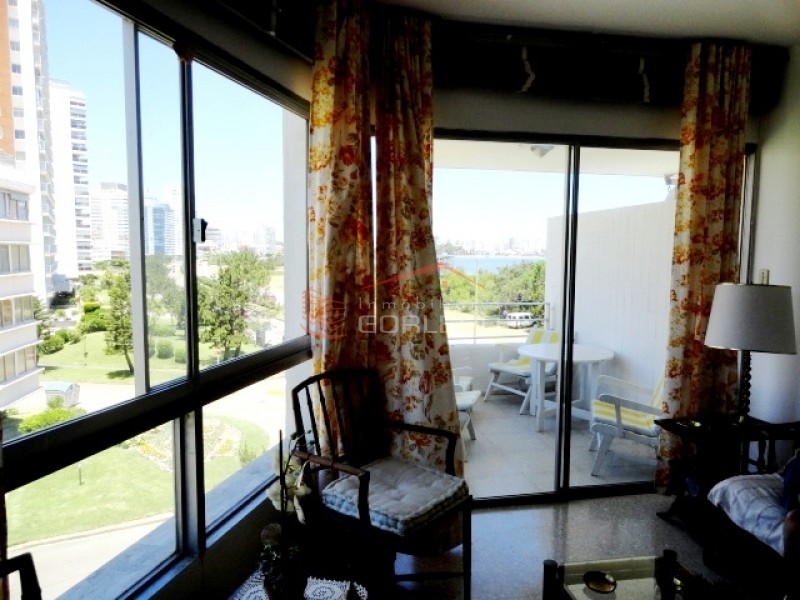 Apartamento en venta y alquiler en Punta del Este, playa mansa *3 dormitorios · Foto 4