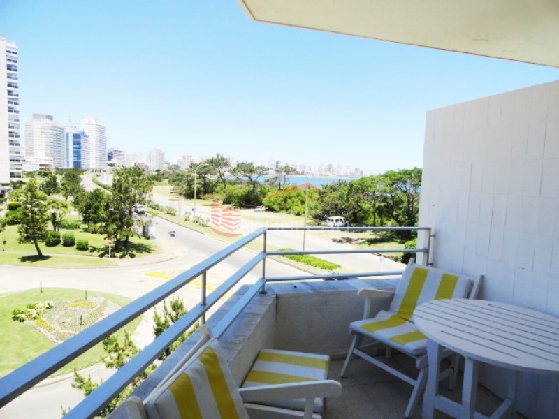 Apartamento en venta y alquiler en Punta del Este, playa mansa *3 dormitorios · Foto 1