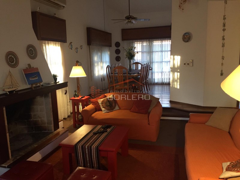 Casa en alquiler  en Punta del Este zona Cantegril con  8 dormitorios, piscina y parrillero · Foto 7