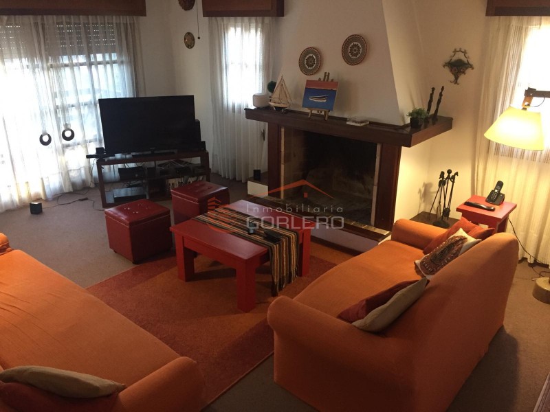 Casa en alquiler  en Punta del Este zona Cantegril con  8 dormitorios, piscina y parrillero · Foto 6
