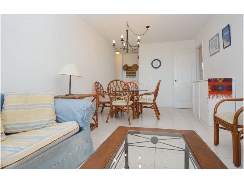 Piso alto con vista al mar, 2 dorm, 2 baños, garaje. Todos los servicios · Foto 6