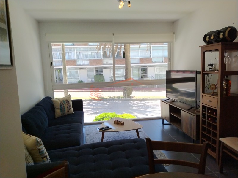 Alquiler de Apartamento en Punta del Este, Muy bien ubicado con todos los servicios · Foto 4
